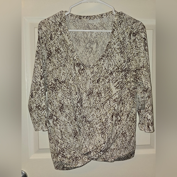 Chic Patterned Blouse - Picture 1 of 3